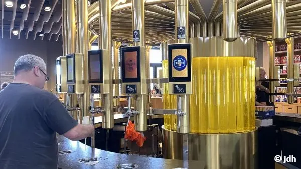Vollautomatische Bierzapfanlage mit 25 Stationen