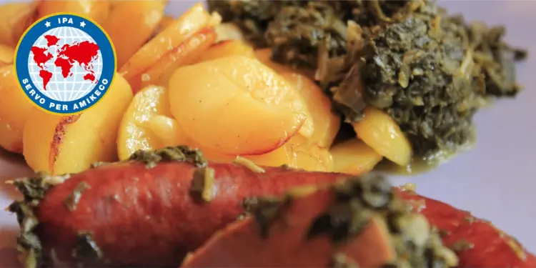 Grünkohl, Kartoffeln und Pinkelwurst